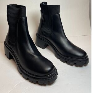 Steve Madden Women's Black Chelsea Lug Sole Boot Size 10 - Stylish and Durable